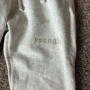 Like new Young LA joggers